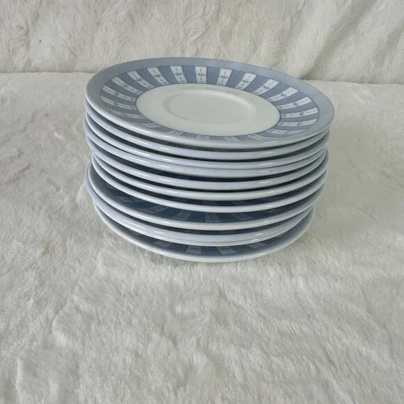 Martha Stewart Everyday Garden Trellis Blue & White Saucer Plate - Picture 6 of 7
